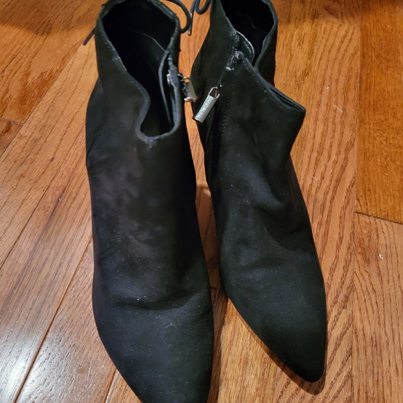 Cute suede booties with back ties. - Picture 3 of 6